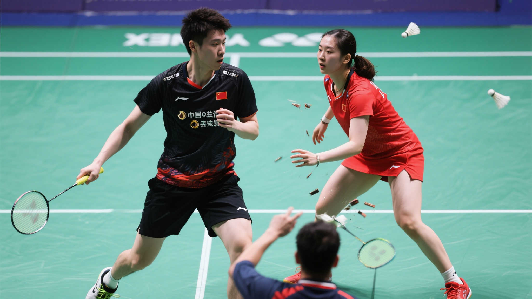 无情对决!王楚钦扣球击中孙颖莎脸部,莎莎强力回击,大头险些失平衡 无情对决!王楚钦扣球击中孙颖莎脸部,莎莎强力回击,大头险些失平衡